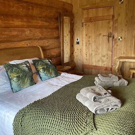 Rowan - Tedstone Log Cabins Bromyard Exterior foto