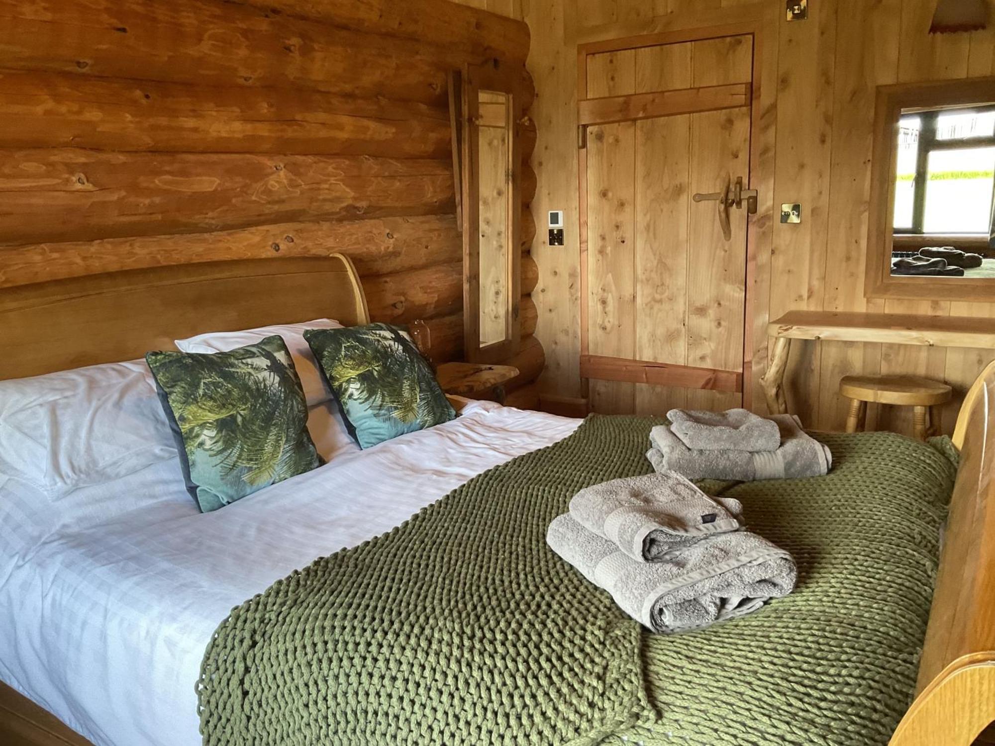 Rowan - Tedstone Log Cabins Bromyard Exterior foto