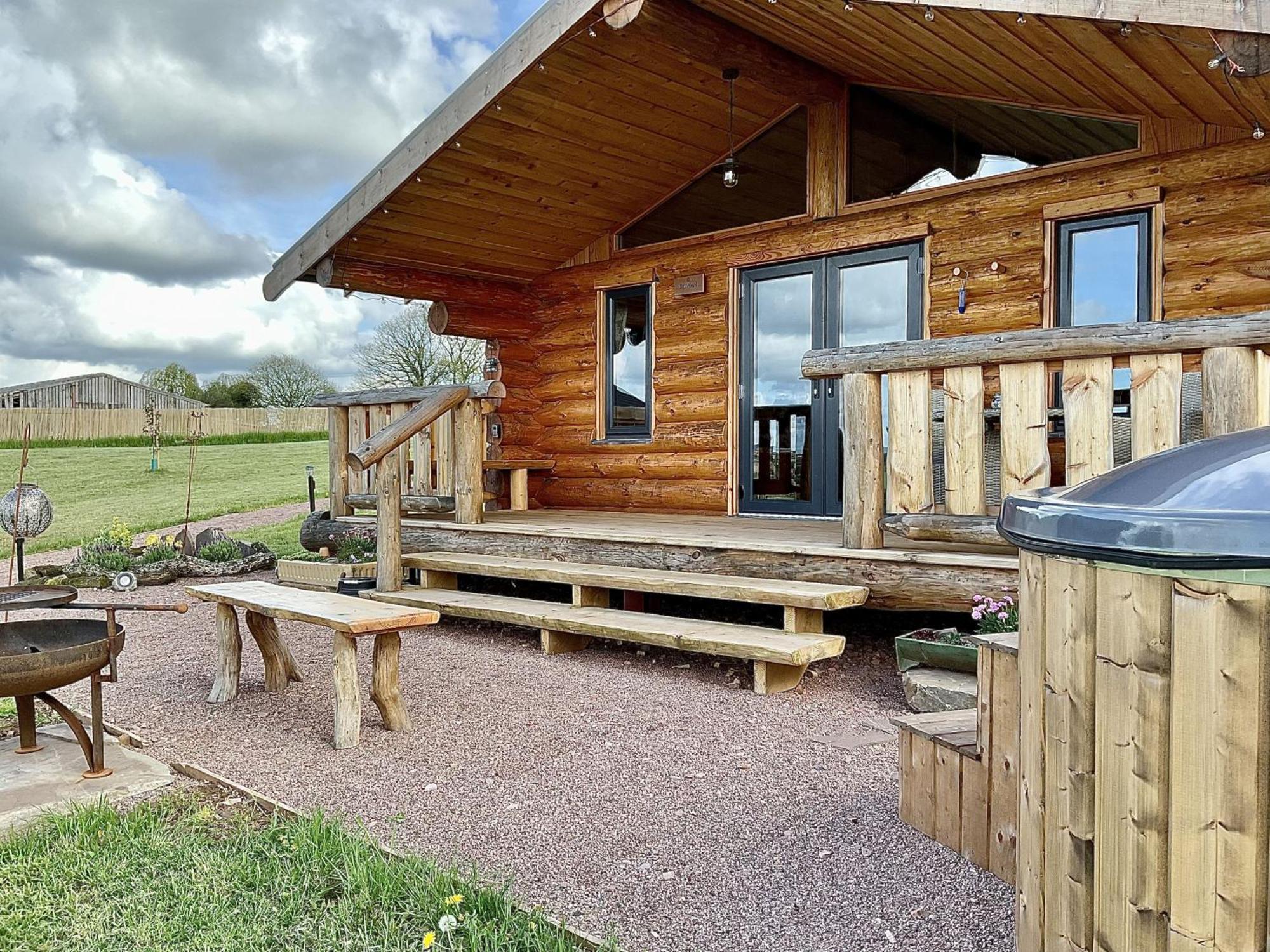 Rowan - Tedstone Log Cabins Bromyard Exterior foto